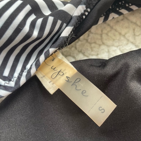 Cupshe Girls Swimsuit Top! - Picture 2 of 3